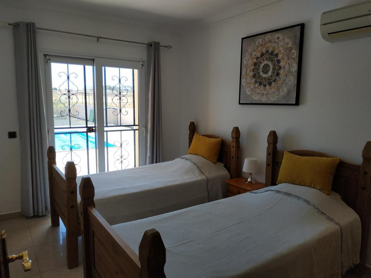 Villa Casa Del Sol 3 Bedroom Villa With Private Solar Covered 12M X 6M Pool Minimum Stay 7 Nights Chromecast And Wifi Throughout The Property Triquivijate Esterno foto