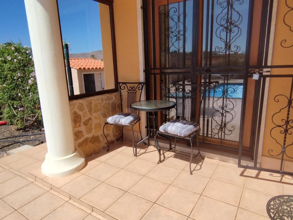 Villa Casa Del Sol 3 Bedroom Villa With Private Solar Covered 12M X 6M Pool Minimum Stay 7 Nights Chromecast And Wifi Throughout The Property Triquivijate Esterno foto