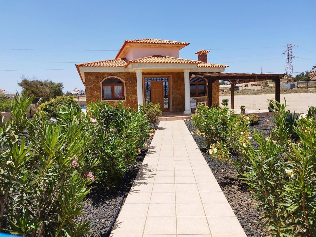 Villa Casa Del Sol 3 Bedroom Villa With Private Solar Covered 12M X 6M Pool Minimum Stay 7 Nights Chromecast And Wifi Throughout The Property Triquivijate Esterno foto