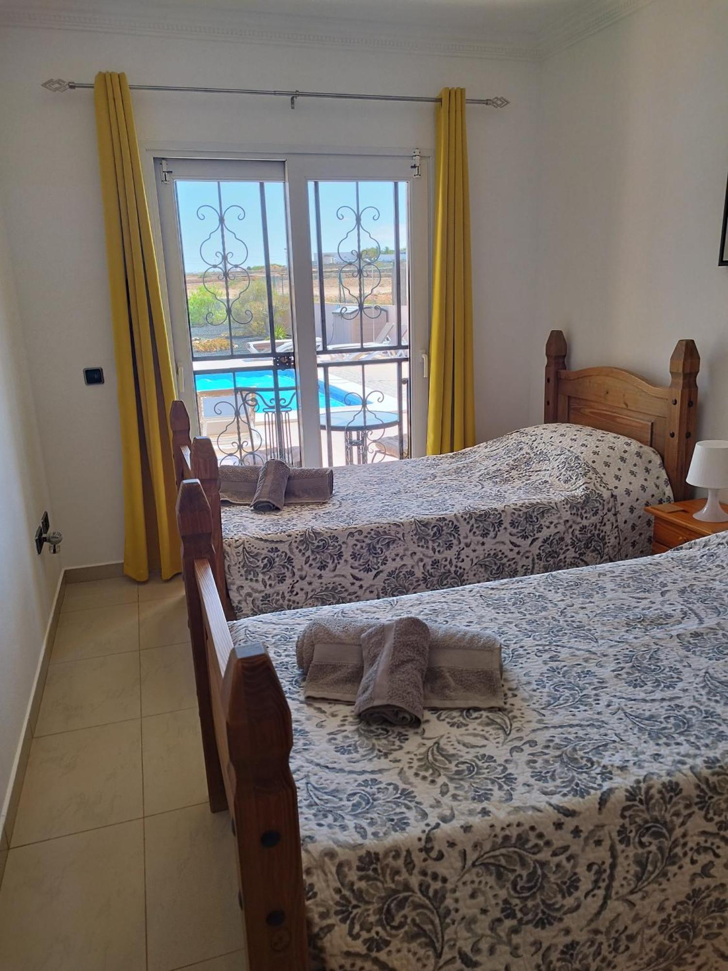 Villa Casa Del Sol 3 Bedroom Villa With Private Solar Covered 12M X 6M Pool Minimum Stay 7 Nights Chromecast And Wifi Throughout The Property Triquivijate Esterno foto